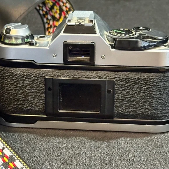 Canon AE-1 Program 35mm SLR Film Camera with 50mm Lens Kit, Tested and Working!